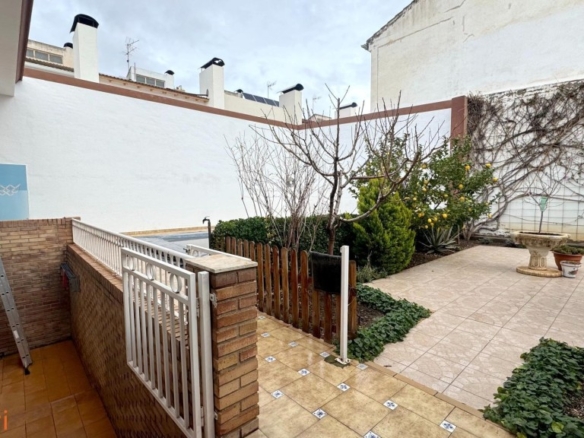 terrazas y garaje para 3 coches.