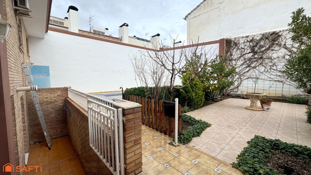 terrazas y garaje para 3 coches.