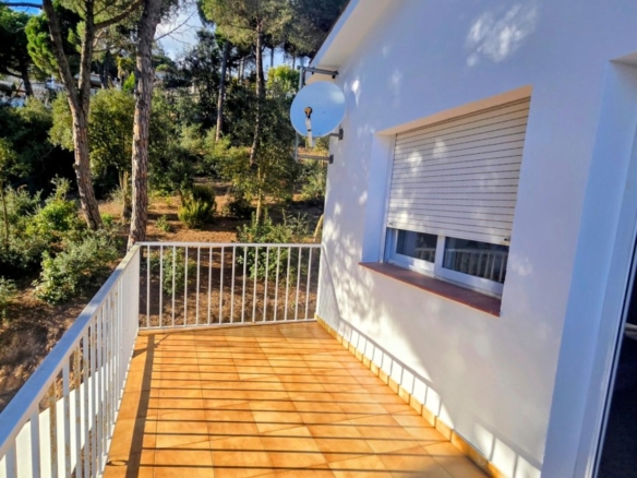 Imagen 2 de Casa con vistas panorámicas al mar en Serra Brava