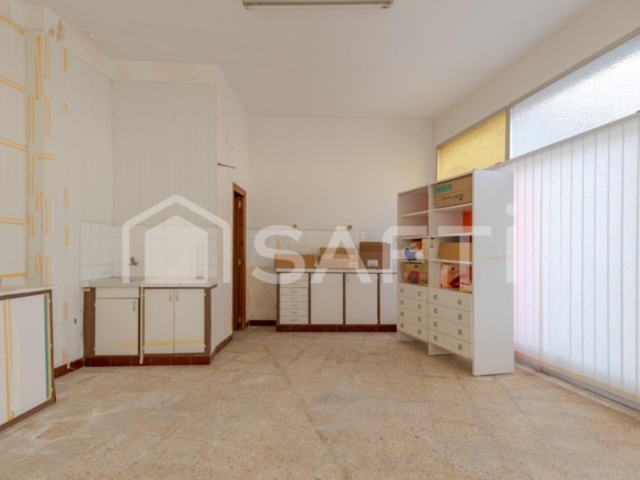 Imagen 2 de Local a reformar en el centró de Alcalá de Xivert