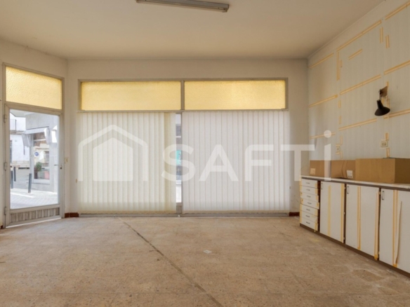 Imagen 1 de Local a reformar en el centró de Alcalá de Xivert