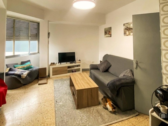 Imagen 2 de Apartamento a Reformar a 12km del mar.