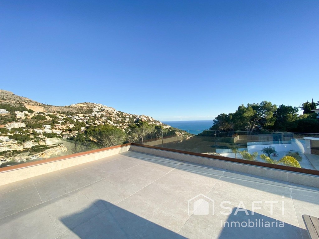 Imagen 3 de Villa moderna con terrazas panorámicas en Altea Hills