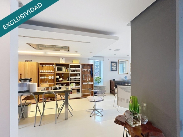 Imagen 4 de Propiedad singular con piscina interior climatizada y dos plazas de garaje en Santiago de Compostela.