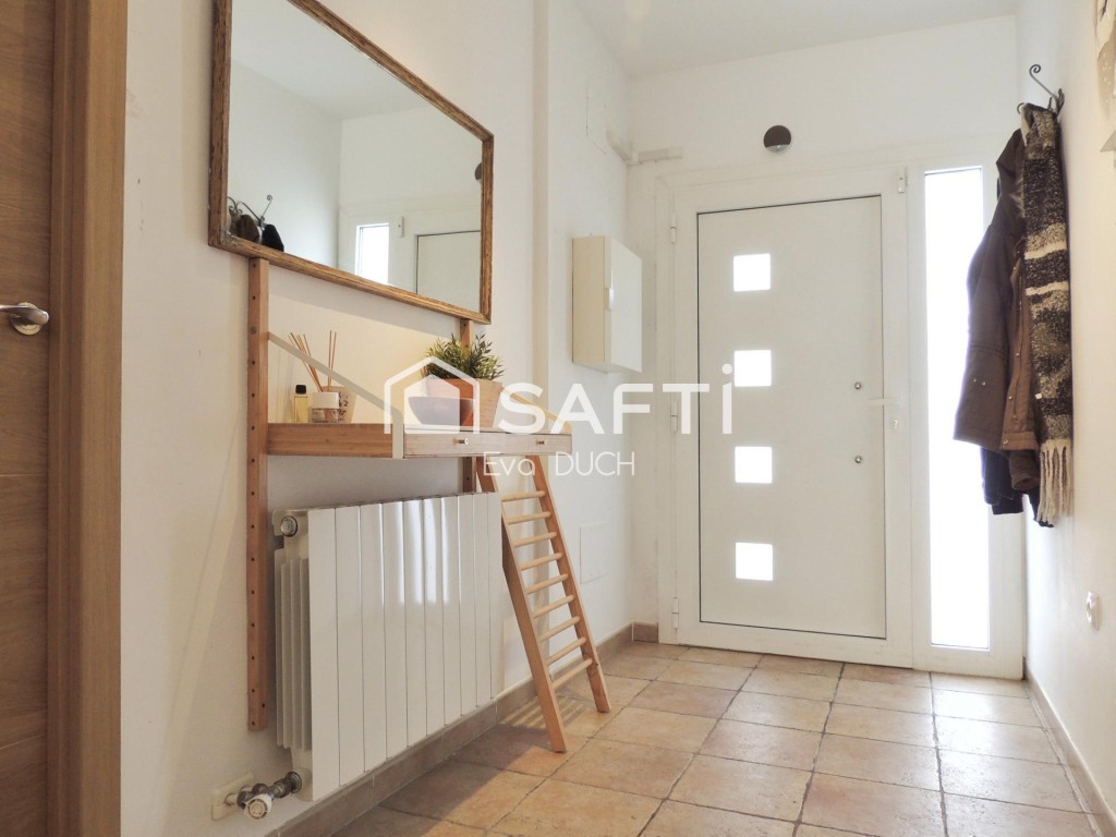 Imagen 3 de Casa con piscina climatizada y licencia turística en Mas Altaba