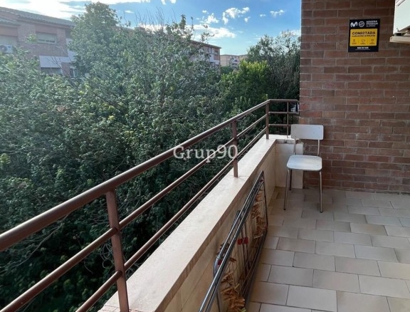 Imagen 2 de ? Magnífico piso exterior con balcón y ascensor – Luminoso y muy acogedor