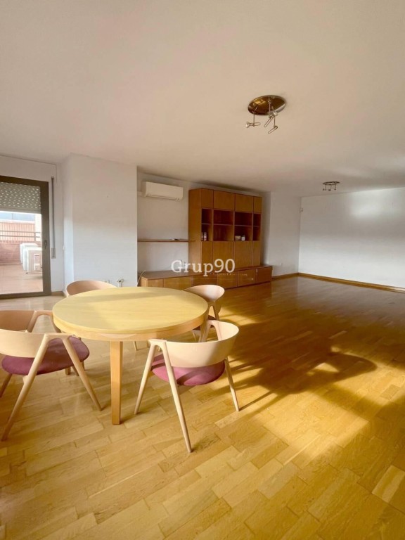 Imagen 4 de Piso en venta en Av. Segre con piscina y vistas a la Seu Vella