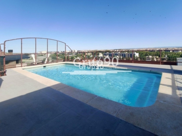 po-1252094-imagen - El Club del Propietario Imagen 1 de Piso en venta en Av. Segre con piscina y vistas a la Seu Vella