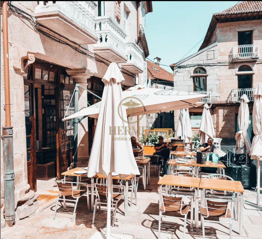 po-1252108-imagen - El Club del Propietario Imagen 1 de Traspaso de Restaurante en Tui centro!!
