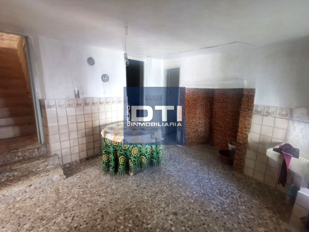 Imagen 1 de Casa Balazote 200 m² reformar • 3 hab • Salón chimenea • Cámara • Patio con cocinilla y chimenea. Albacete