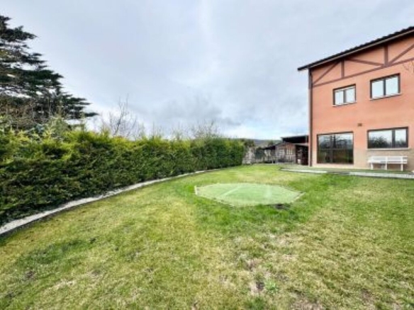 Imagen 3 de Casa-Chalet en Venta en Trespuentes Álava