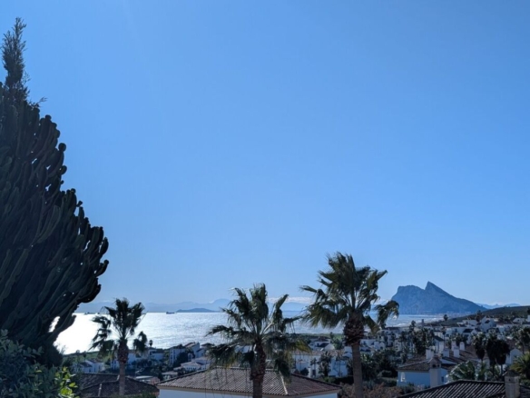 Imagen 1 de Casa-Chalet en Venta en Linea De La Concepcion