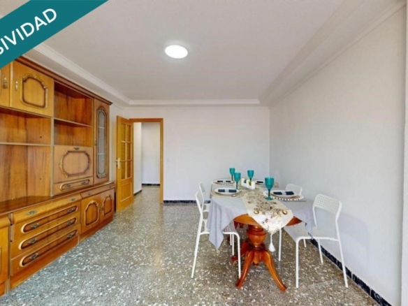 Imagen 4 de ESPECTACULAR Piso todo exterior con vistas panorámicas en el corazón comercial de Novelda.