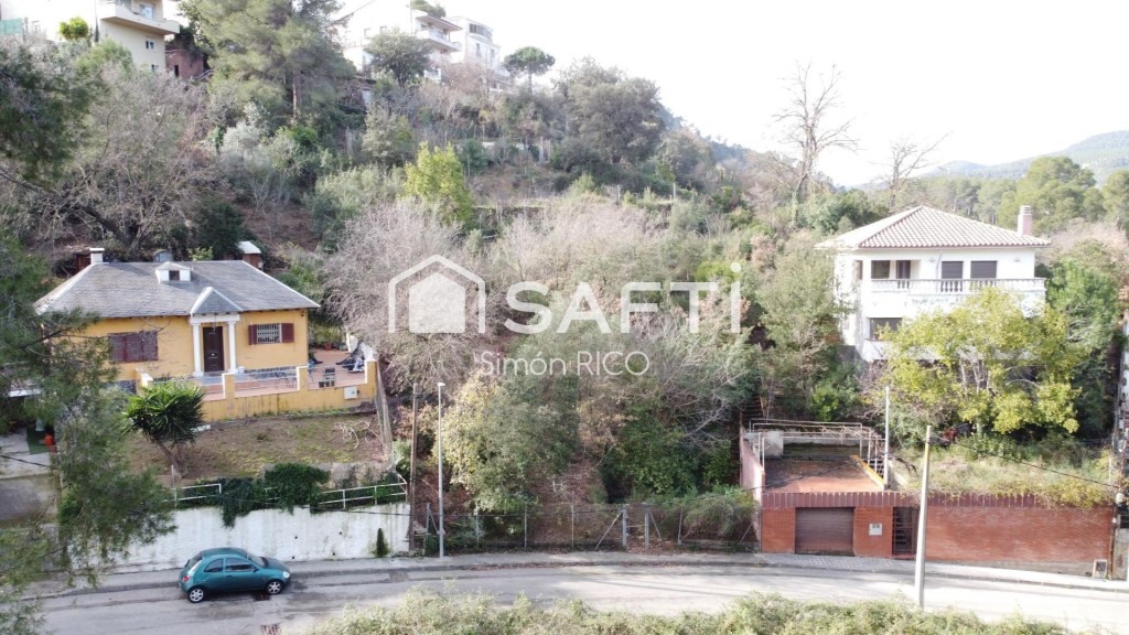 Imagen 2 de TERRENO COMPLETO EN CERVELLÓ A 18 MIN DE BCN