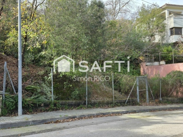 Imagen 3 de TERRENO COMPLETO EN CERVELLÓ A 18 MIN DE BCN