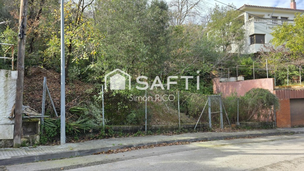 Imagen 3 de TERRENO COMPLETO EN CERVELLÓ A 18 MIN DE BCN