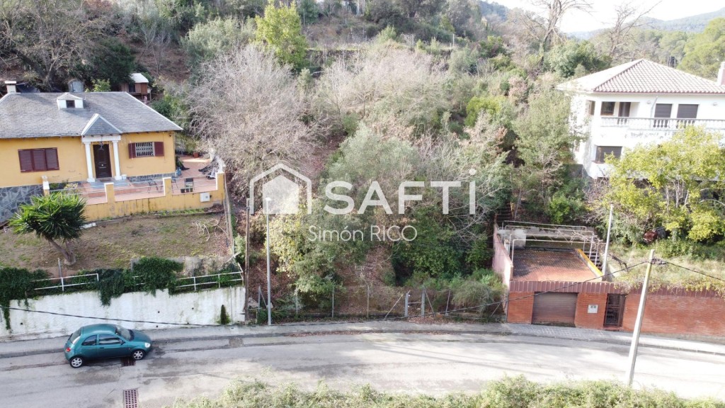 Imagen 1 de TERRENO COMPLETO EN CERVELLÓ A 18 MIN DE BCN