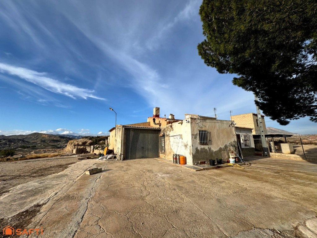 Imagen 2 de Vive bajo la tierra