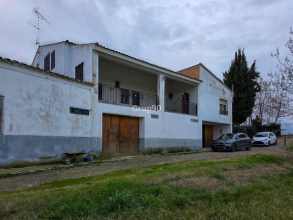 Imagen 1 de ¡Oportunidad Única! Casa con 3 Almacenes y 7.000 m2 de Terreno.