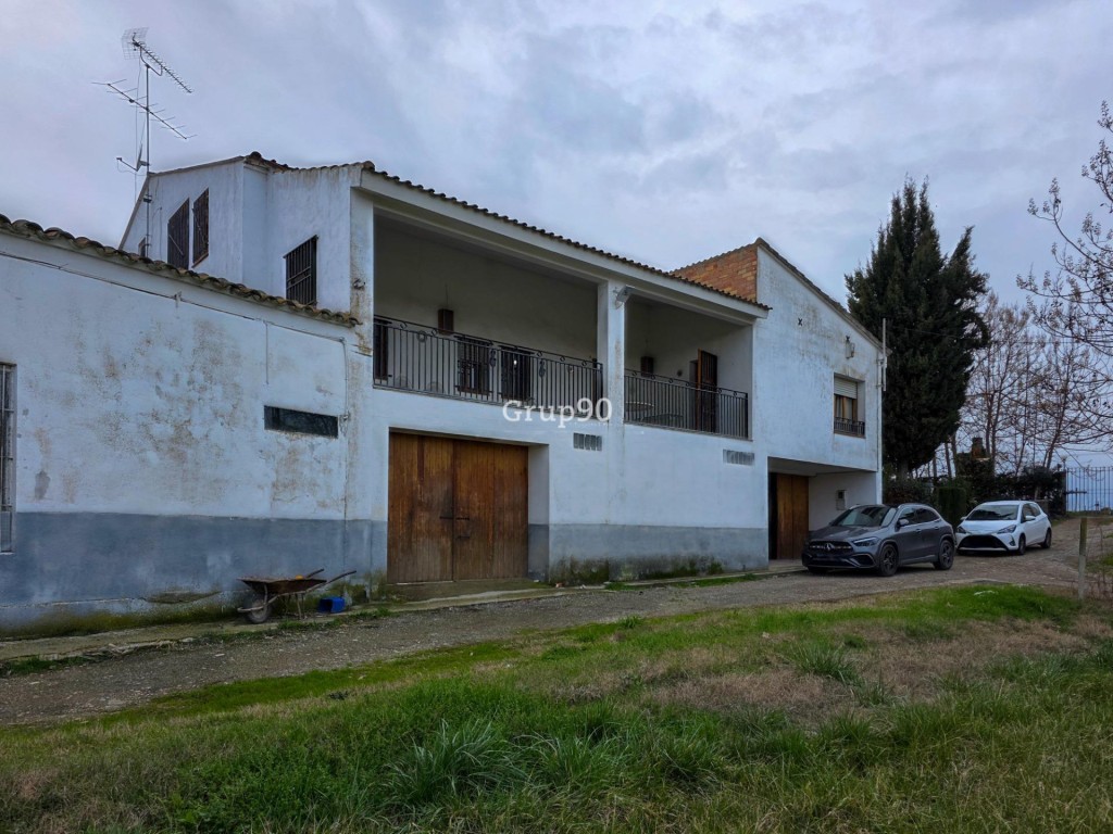 Imagen 1 de ¡Oportunidad Única! Casa con 3 Almacenes y 7.000 m2 de Terreno.