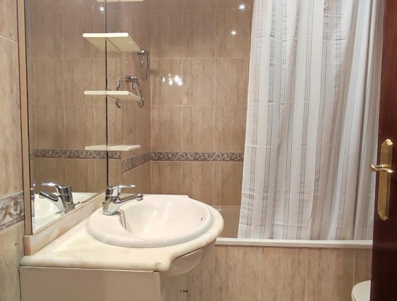 Imagen 3 de ¡¡IDEAL ESTUDIANTES INTERNACIONALES!! TRANQUILO Y COQUETO ESTUDIO AMUEBLADO CON CALEFACCIÓN CENTRAL INCLUIDA