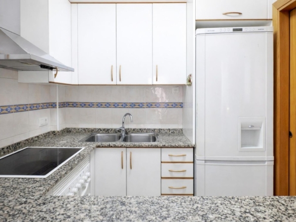 Imagen 3 de Dúplex de 3 hab. en finca seminueva en venta en Manresa junto al Passeig de Pere III con terraza privada