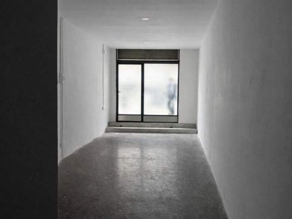 Imagen 3 de Local comercial con escaparate en zona Sagrada Familia