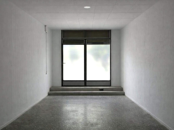 Imagen 1 de Local comercial con escaparate en zona Sagrada Familia