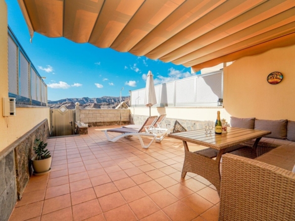 Imagen 2 de Dúplex moderno con amplia terraza en Puerto Rico