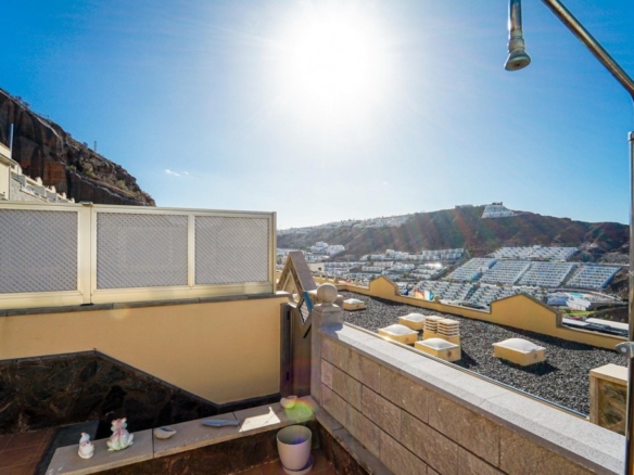 Imagen 1 de Dúplex moderno con amplia terraza en Puerto Rico