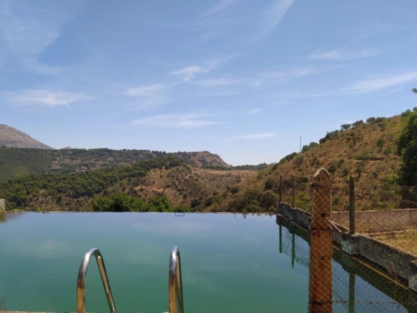 Imagen 1 de Finca (130hc) en Ardales junto al Caminito del Rey