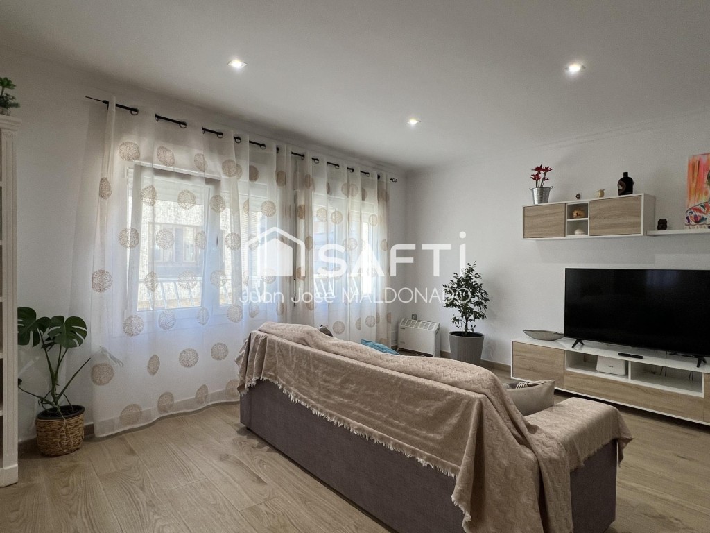 Imagen 2 de ¡PRECIO NEGOCIABLE! El gigante de 152m² con Terraza de 36m² y 5 Habitaciones.