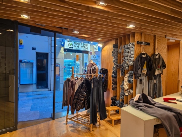 Imagen 3 de Local en venta en el Eix Comercial de Lleida – Alta rentabilidad