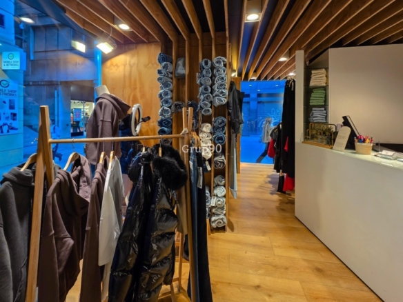 Imagen 4 de Local en venta en el Eix Comercial de Lleida – Alta rentabilidad