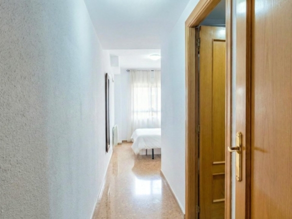 Imagen 2 de Piso amplio y luminoso con garaje y trastero en Zona Boqueras