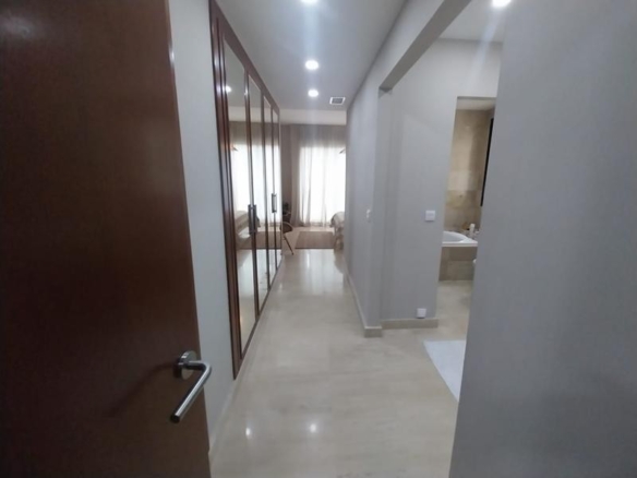 Imagen 4 de ESPLÉNDIDO PISO EN VENTA EN ESTEPONA