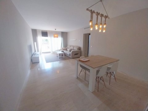 Imagen 1 de ESPLÉNDIDO PISO EN VENTA EN ESTEPONA