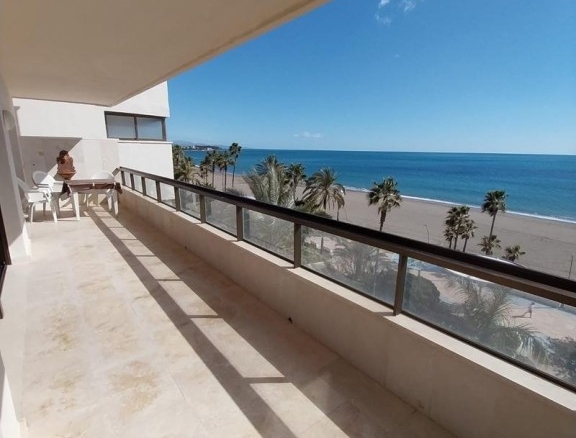 Imagen 1 de ESPECTACULAR ALQUILER PISO EN PRIMERA LÍNEA