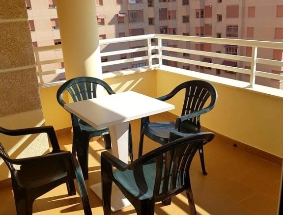 Imagen 2 de CHICAS ESTUDIANTES : A UN PASO DE LA CIUDAD DE JUSTICIA. 3D+2B+GAE+PISCINA…