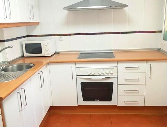 Imagen 4 de CHICAS ESTUDIANTES : A UN PASO DE LA CIUDAD DE JUSTICIA. 3D+2B+GAE+PISCINA…