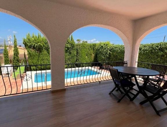 Imagen 3 de Casa-Chalet en Alquiler en Albir Alicante