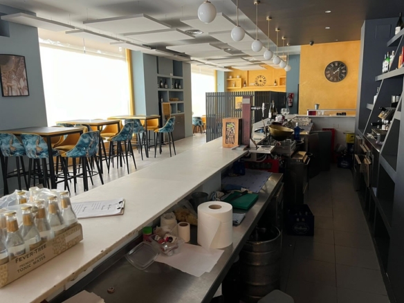 Imagen 2 de Local comercial en Traspaso en Alcobendas Y La Moraleja Madrid