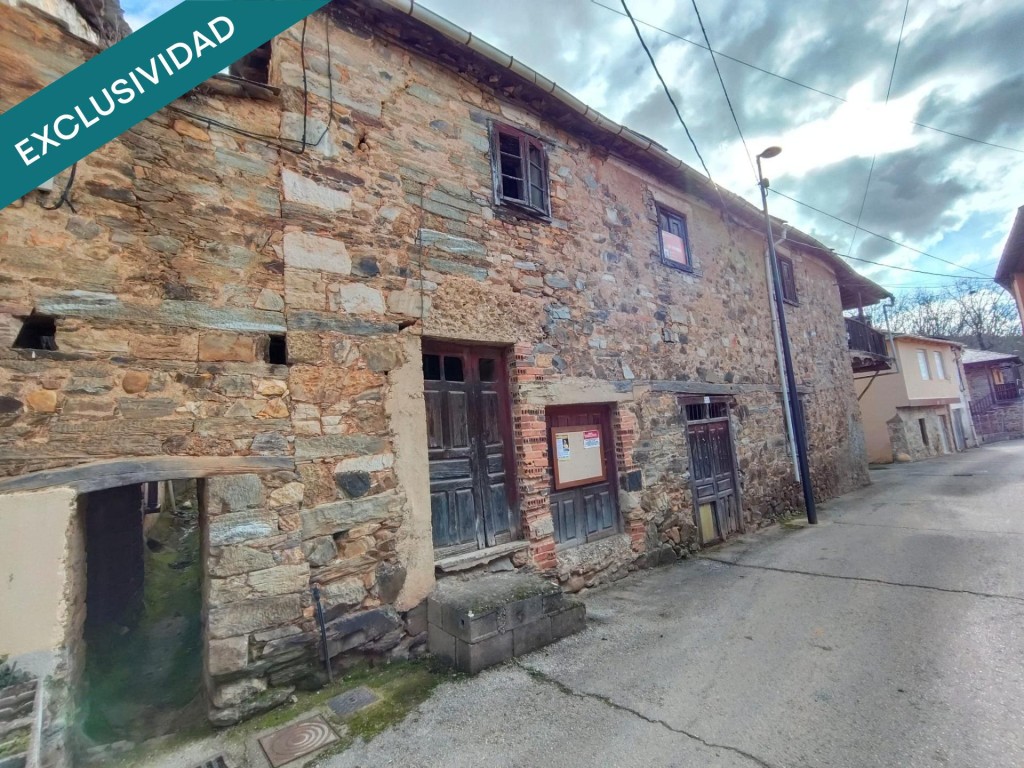 Imagen 4 de ¡¡¡Estas casas necesitan ayuda!!! Alguien que les dé cariño y devuelva su esplendor.