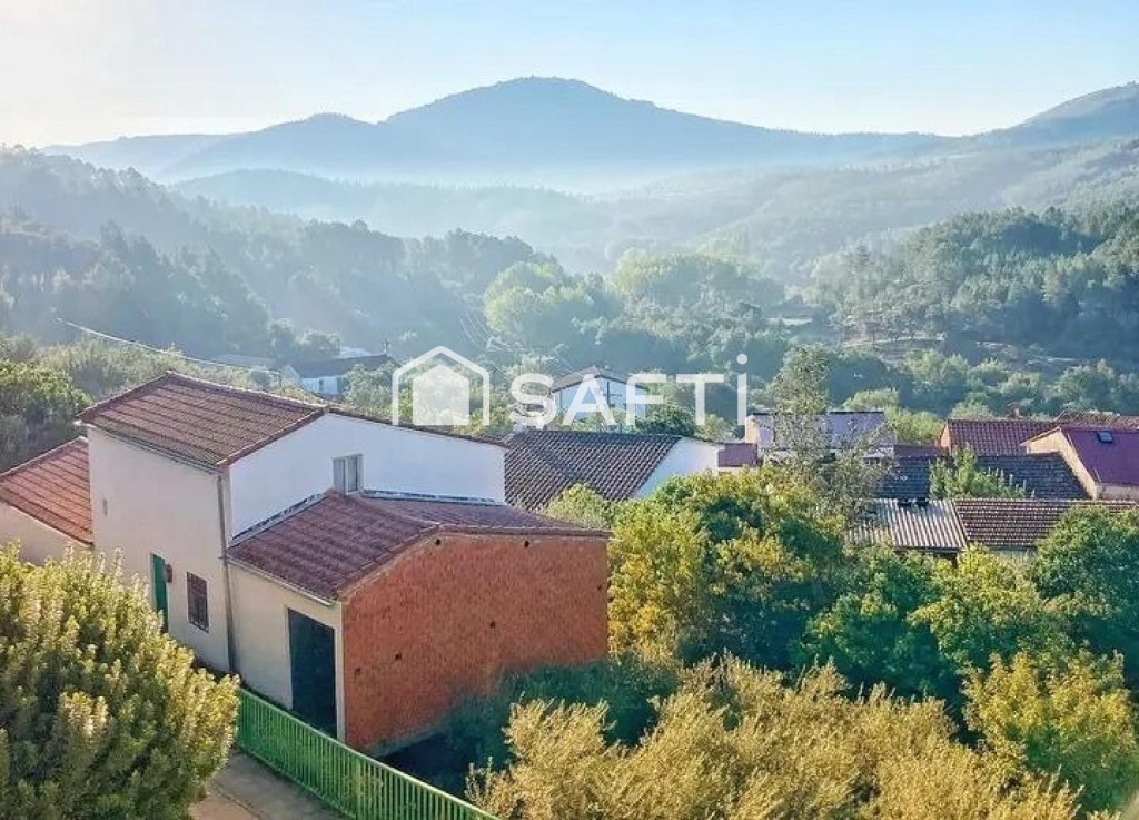 Imagen 1 de Acogedora casa de tres plantas en Las Hurdes