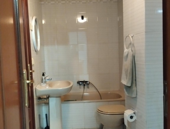 Imagen 4 de Piso de 3 dormitorios en la calle principal de Almuñécar provincia Granada España