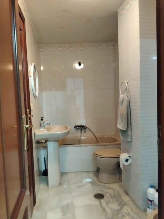 Imagen 4 de Piso de 3 dormitorios en la calle principal de Almuñécar provincia Granada España