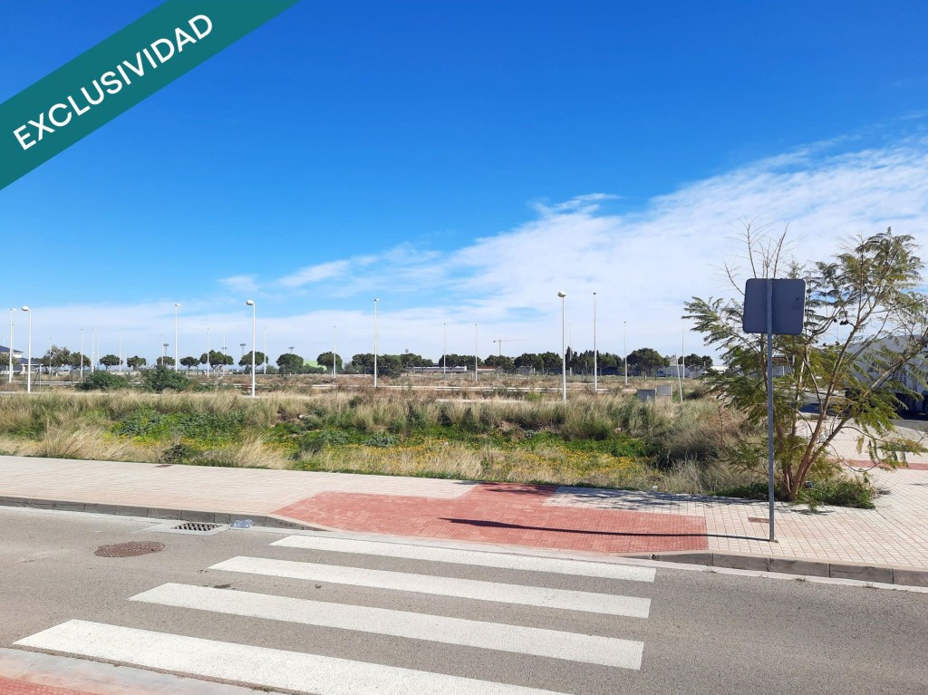 Imagen 3 de FABULOSO SUELO URBANO ESQUINERO PARA CINCO PAREADOS