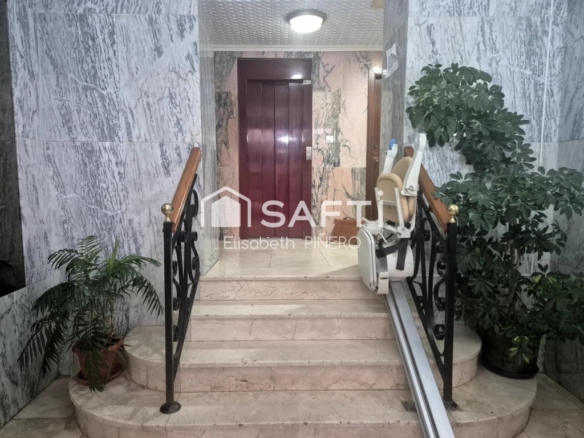 Imagen 1 de ¡150 m² en la Plaza Cipriano Garcia Piñero! Gran Oportunidad de Reforma con Terraza y Patio