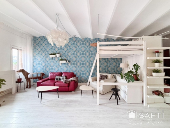 Imagen 3 de Loft ecléctico y lleno de luz: ¡Vive el diseño en el corazón de BCN