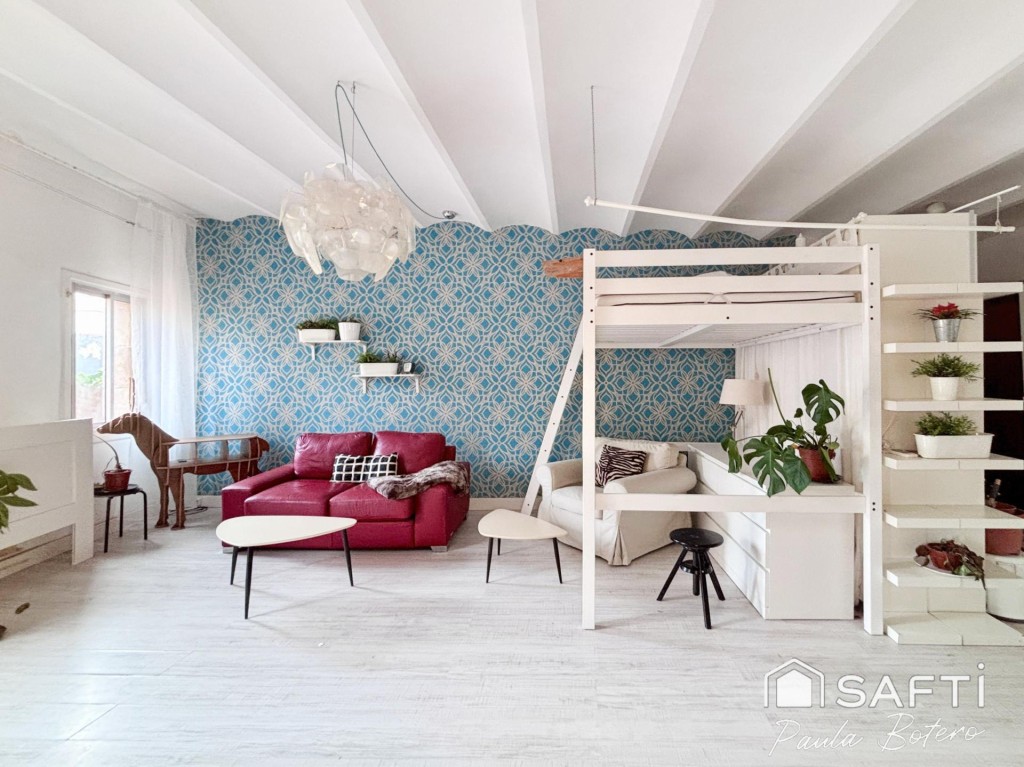 Imagen 3 de Loft ecléctico y lleno de luz: ¡Vive el diseño en el corazón de BCN